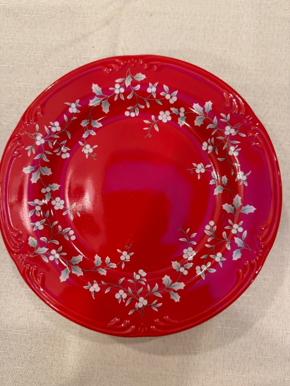 Pfaltzgraff red winterberry dessert/salad plates